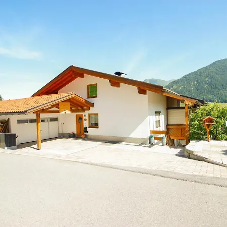 Appartamento Haus Sailer By Interhome